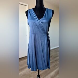 Sophisticated Sleeveless Blue Midi Dress